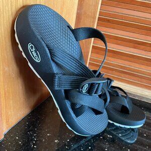 CHACO sandals size 6 **WORN ONCE**